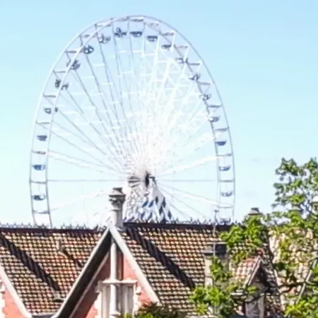Lägenhet D'une A A 30 M De La Avec Vue Sur La Terrasse Amenagee Et Wifi *